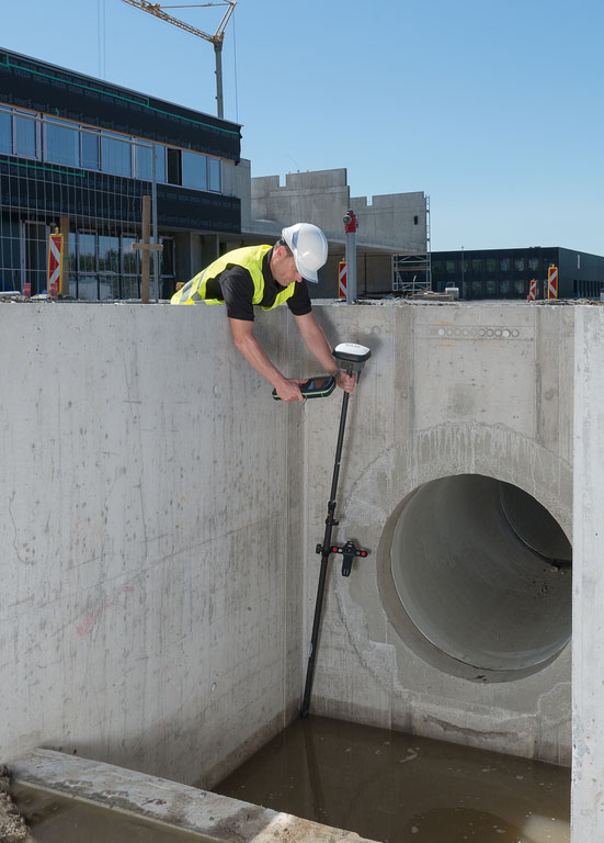 LEICA GS18 T Base y Rover 4 LEICA GS18 T Base y Rover